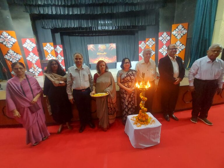 Jamshedpur News :“अभिव्यक्ति” सांस्कृतिक कार्यक्रम संपन्न, अभया बनर्जी फाउंडेशन ने किया आयोजन