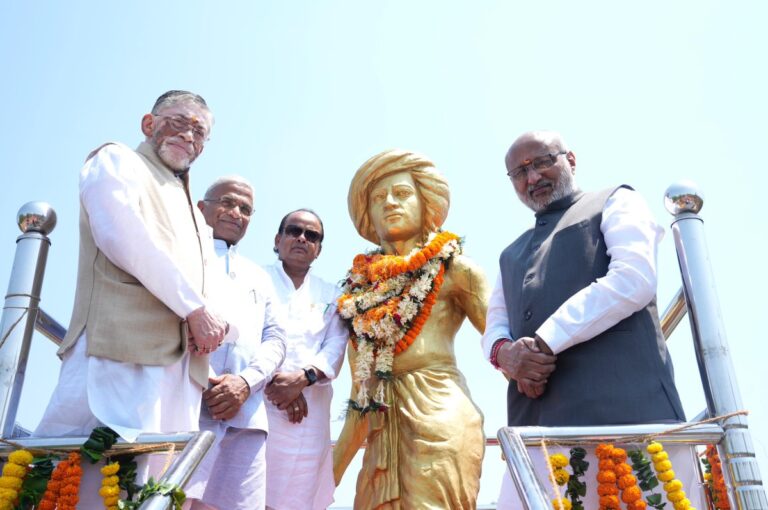 Jharkhand: बिरसा मुंडा का जीवन और उनका बलिदान आज भी लोगों को प्रेरित करते हैं, उलिहातू में बोले उपराष्ट्रपति राधाकृष्णन