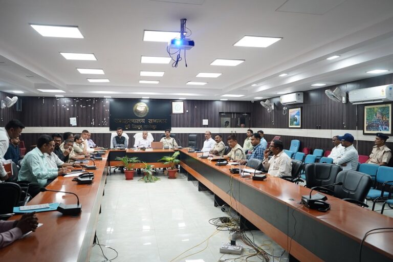 Jamshedpur: अवैध खनन, परिवहन एवं भंडारण की रोकथाम को लेकर प्रभावी कार्रवाई नहीं करने पर DC ने जताई नाराजगी