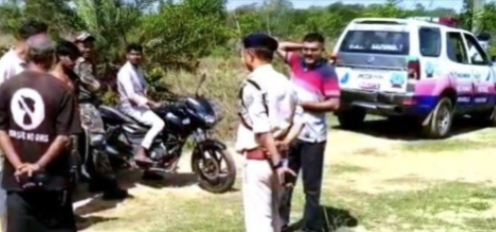 Adityapur: गम्हरिया में टायो कॉलोनी के पीछे बने डैम से अज्ञात व्यक्ति का सड़ा-गला शव बरामद, हड़कंप