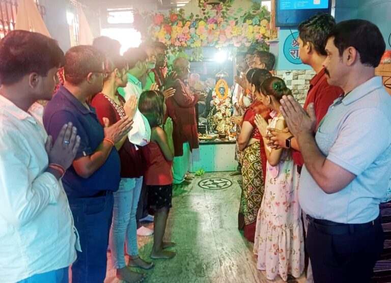 JAMSHEDPUR NEWS :जुगसलाई शनिदेव मंदिर में शनि शांति यज्ञ का आयोजन,हजारों भक्तों ने ग्रहण किया प्रसाद