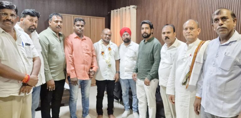 JAMSHEDPUR NEWS: एआईसीसी सचिव भूपेंद्र मरावी का जमशेदपुर में भव्य स्वागत, जिला कांग्रेस की कार्यप्रणाली की जमकर की सराहना