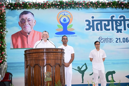 Jharkhand Yoga Day: स्वस्थ, सशक्त समाज के निर्माण के लिए योग अपनाएं, बोले झारखंड के राज्यपाल संतोष गंगवार
