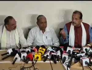 Jharkhand Politics: राज्यसभा चुनाव में हार पर राजद से वार-पलटवार के बाद कांग्रेस के बदले सुर, कहा-हार के लिए एक-दूसरे पर दोष मढ़ना ठीक नहीं, नतीजों का गठबंधन पर असर नहीं पड़ेगा