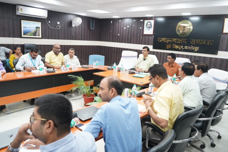 JAMSHEDPUR NEWS: स्वास्थ्य सेवाओं में जवाबदेही और जमीनी निगरानी पर उपायुक्त का जोर, लापरवाही पर होगी कार्रवाई