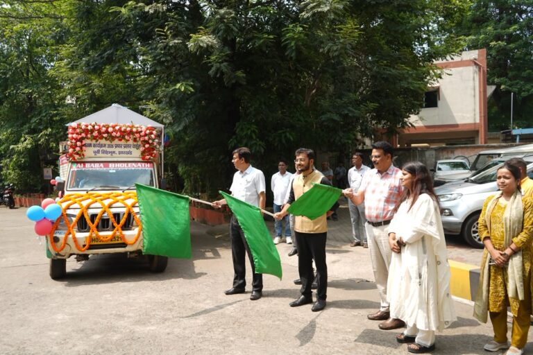 JAMSHEDPUR NEWS: SIR-2026 मैपिंग के लिए अब बचा है सिर्फ एक दिन, उपायुक्त राजीव रंजन ने जागरूकता रथ को दिखाई हरी झंडी