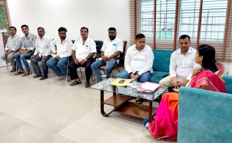 JAMSHEDPUR NEWS :भालूबासा के विस्थापित दुकानदारों के पुनर्वास को लेकर सक्रिय हुईं विधायक पूर्णिमा साहू, प्रभावित सभी छह दुकानदारों को शीघ्र होगा दुकान आवंटन
