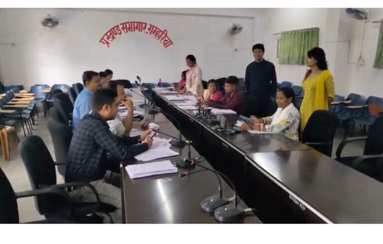 Seraikella-Kharsawan: विशेष गहन पुनरीक्षण-2026 के तहत गम्हरिया में नियंत्रण कक्ष का निरीक्षण, निवासी कल्याण संघ के साथ जागरूकता बैठक