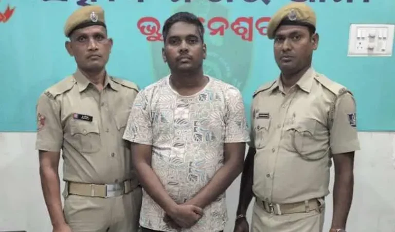 ”अखबार का संपादक” विवि के कुलपति से जबरन वसूली, धमकी देने के आरोपों में गिरफ्तार