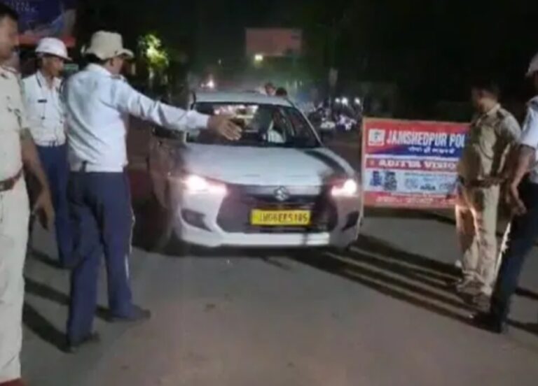 Jamshedpur:जमशेदपुर में अपराध नियंत्रण और कानून-व्यवस्था को लेकर पुलिस सख्त, विभिन्न थाना क्षेत्रों में चला ‘एंटी क्राइम चेकिंग अभियान’