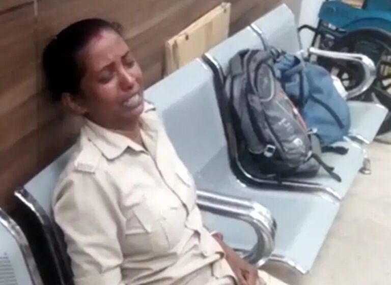 Jamshedpur: MGM में तैनात महिला होमगार्ड जवान को पांच माह से नहीं मिला मानदेय, फूट-फूटकर रोयी, बोली- अब जीवन चलाना हो रहा मुश्किल