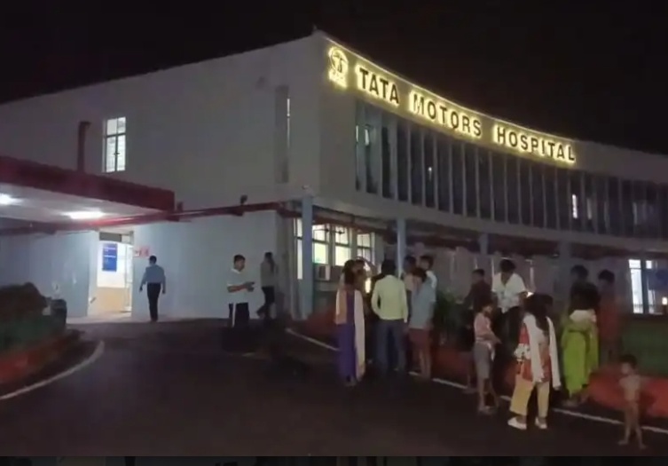 Jamshedpur:टेल्को में नशेड़ी युवकों का खूनी तांडव, चापड़ और लोहे के पाइप से हमला, महिला समेत तीन घायल