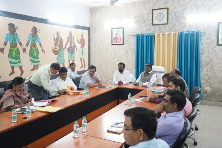 JAMSHEDPUR NEWS: झारखंड विधानसभा की सदाचार समिति ने पूर्वी सिंहभूम में की समीक्षा, अनुकंपा नियुक्ति के लंबित मामलों के त्वरित निष्पादन के निर्देश