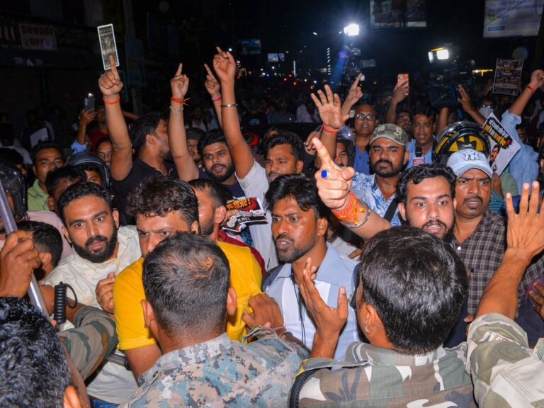 Jharkhand: पुलिस से झड़प के मामले में भाजपा के कई कार्यकर्ता हिरासत में, 14 नामजद और 200 अज्ञात लोगों के खिलाफ 3 प्राथमिकी दर्ज