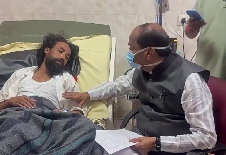 Devendra Mahto: JLKM के देवेंद्र महतो ने सिविल सर्जन से विरोध स्थल पर लौटने की अनुमति मांगी