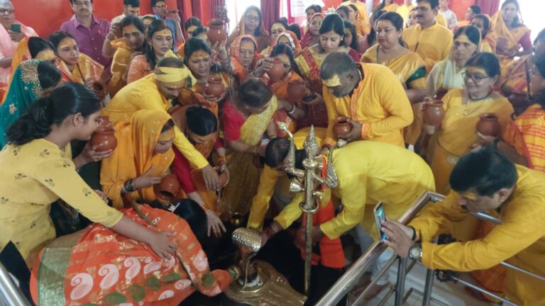 JAMSHEDPUR NEWS: सहारा सिटी मानगो के श्री श्री 1008 शिव हनुमान मंदिर में 15वां स्थापना दिवस, जलाभिषेक, रुद्राभिषेक और विशाल भंडारा संपन्न