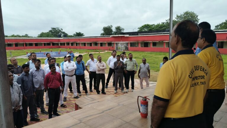 Jamshedpur News: एमडीडीटीआई में 73 रेलकर्मियों को आपदा प्रबंधन का प्रशिक्षण, फायर एक्सटिंग्विशर चलाने का कराया अभ्यास