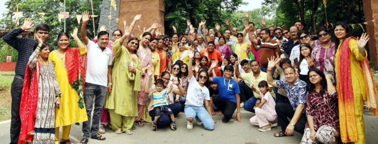 Jamshedpur NEWS: श्याम भटली परिवार ने दलमा शिव मंदिर में किया जलाभिषेक, 105 सदस्यीय दल ने किया धार्मिक व प्राकृतिक भ्रमण