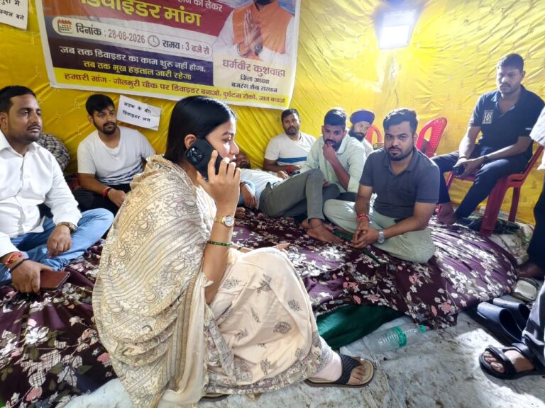 Jamshedpur NEWS: गोलमुरी चौक पर जनसुरक्षा को लेकर विधायक पूर्णिमा साहू की पहल, भूख हड़ताल पर बैठे युवाओं से की मुलाकात