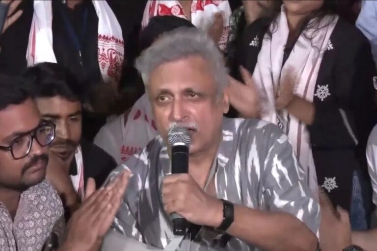 Student Protest: गायक-अभिनेता पीयूष मिश्रा प्रदर्शनकारी छात्रों के बीच पहुंचे, हर संभव समर्थन का दिया भरोसा, अपना लोकप्रिय गीत ‘आरंभ है प्रचंड’ भी गाया