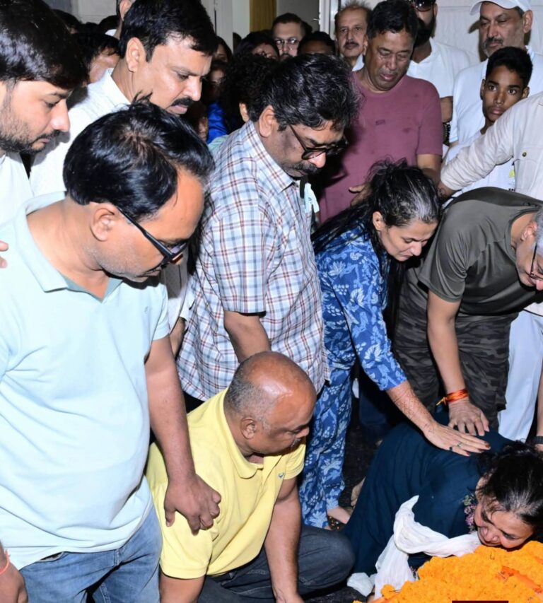 Jamshedpur Accident: तृषा सिंह का रांची में हुआ अंतिम संस्कार, मां दीपिका पांडेय सिंह को ढांढस बंधाते रहे सीएम हेमंत सोरेन, आज की कैबिनेट बैठक स्थगित