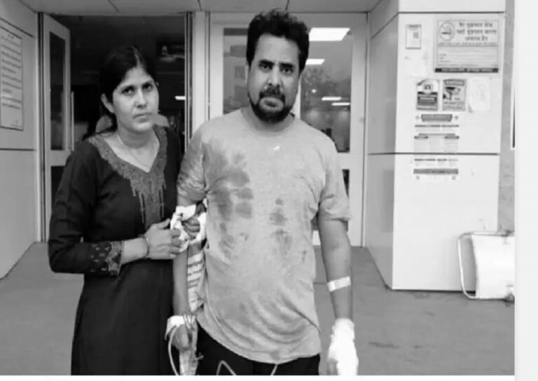 Jamshedpur: सीतारामडेरा के निर्मल नगर में घर के बाहर तार जला रहे युवकों को रोकना महिला को पड़ा भारी, युवकों गले से छीनी सोने की चेन, बेटे के साथ मारपीट की, फिर चाकू से किया हमला