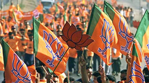 JAMSHEDPUR NEWS :छात्रों पर दर्ज मुकदमे वापस लेने और भर्ती परीक्षा घोटालों की सीबीआई जांच की मांग को लेकर भाजपा जमशेदपुर महानगर का मंगलवार को उपायुक्त कार्यालय पर प्रदर्शन