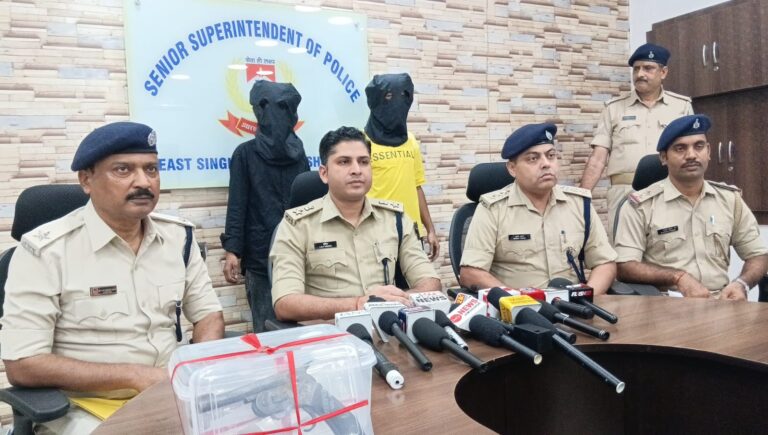 JAMSHEDPUR NEWS: जेल में बंद खुर्शीद ने रची थी हत्या की साजिश! जुगसलाई में दो गिरफ्तार, कट्टा और धारदार हथियार बरामद