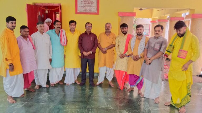 JAMSHEDPUR NEWS: मरीन ड्राइव हादसे में चार युवाओं की मौत पर पुरोहित महासंघ ने की शोकसभा