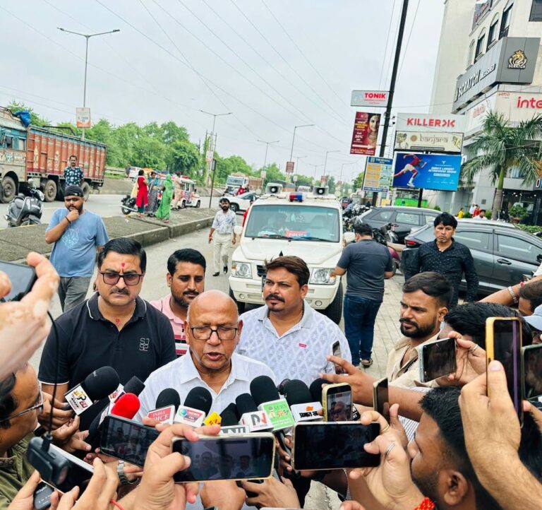 Jamshedpur News :उडुप्पी रेस्टोरेंट में फायरिंग ने खोली जमशेदपुर की पुलिसिंग की पोल : सरयू राय