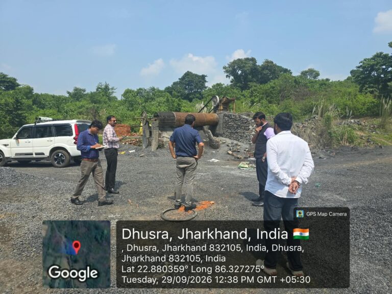 JAMSHEDPUR NEWS: दलमा इको-सेंसिटिव जोन में अवैध क्रशर सील, खनिज और उपकरण जब्त