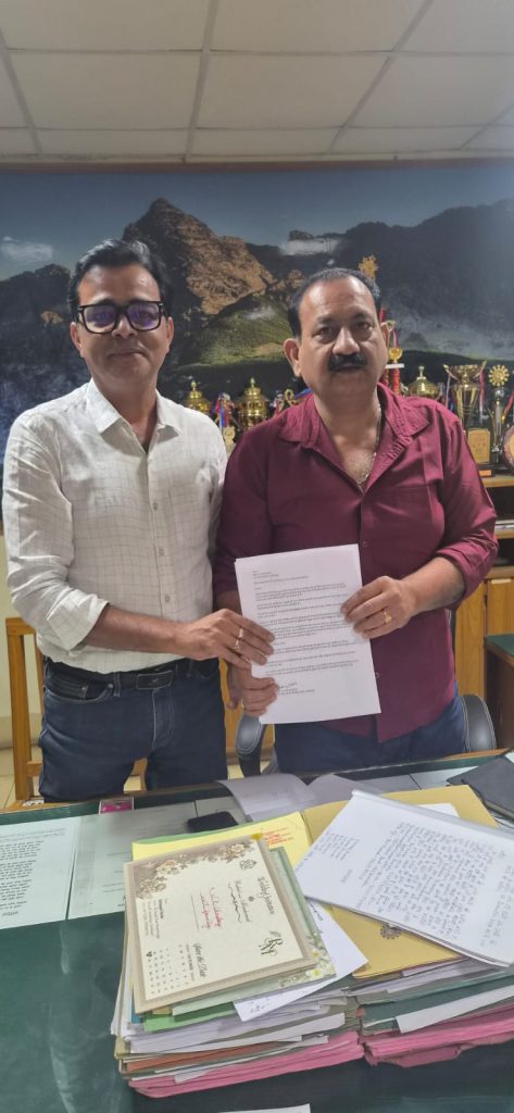 Jamshedpur News: Tata Steel के कैंटीन में अफरा-तफरी का माहौल ! कैंटीन मैनेजिंग कमेटी के वाइस चेयरमैन ने अध्यक्ष से कैंटीन की सुविधाओं में सुधार करवाने का किया आग्रह
