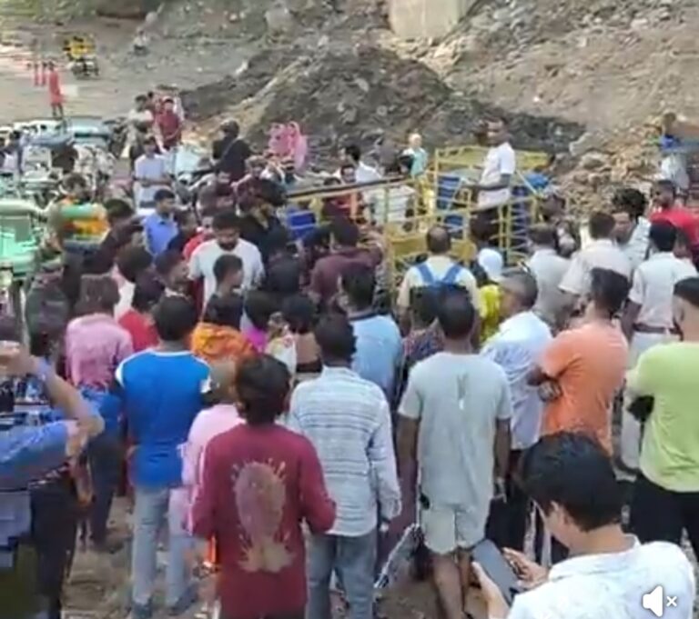 Jamshedpur: स्वर्णरेखा नदी में डूबी बच्ची पूनम का शव बरामद, बेटी का शव देखते ही मची चीख-पुकार, बदहवास हो गयी मां