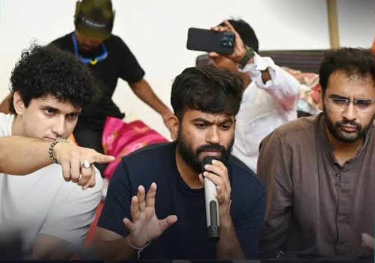 CJP Protest: जंतर मंतर पर विरोध प्रदर्शन से पहले अभिजीत दीपके, सौरव दास और आशुतोष रांका को हिरासत में लिया गया