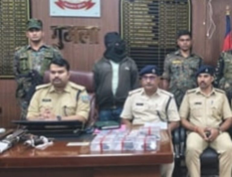 AK-56 राइफल समेत अवैध हथियारों के जखीरा के साथ एक व्यक्ति गिरफ्तार, बड़ी वारदात को अंजाम देने की बना रहा था योजना