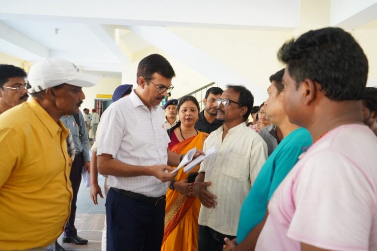 JAMSHEDPUR NEWS: आकांक्षी प्रखंड मुसाबनी में विकास योजनाओं की समीक्षा, स्वास्थ्य-शिक्षा समेत प्रमुख संकेतकों में लक्ष्य हासिल करने पर जोर