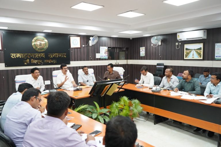 JAMSHEDPUR NEWS:उपायुक्त की अध्यक्षता में हुई नगर निकायों की समीक्षात्मक बैठक, स्वच्छता, कचरा प्रबंधन एवं दुर्गापूजा को लेकर दिए गए आवश्यक दिशा-निर्देश